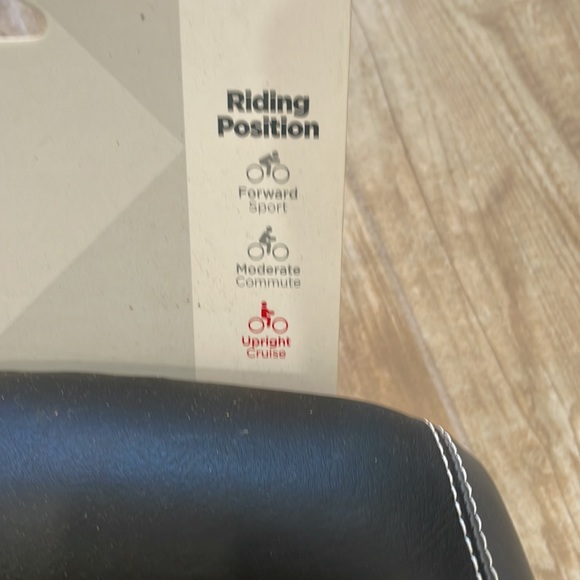 Schwinn No-Pressure Cruise Bike Seat - Picture 3 of 4
